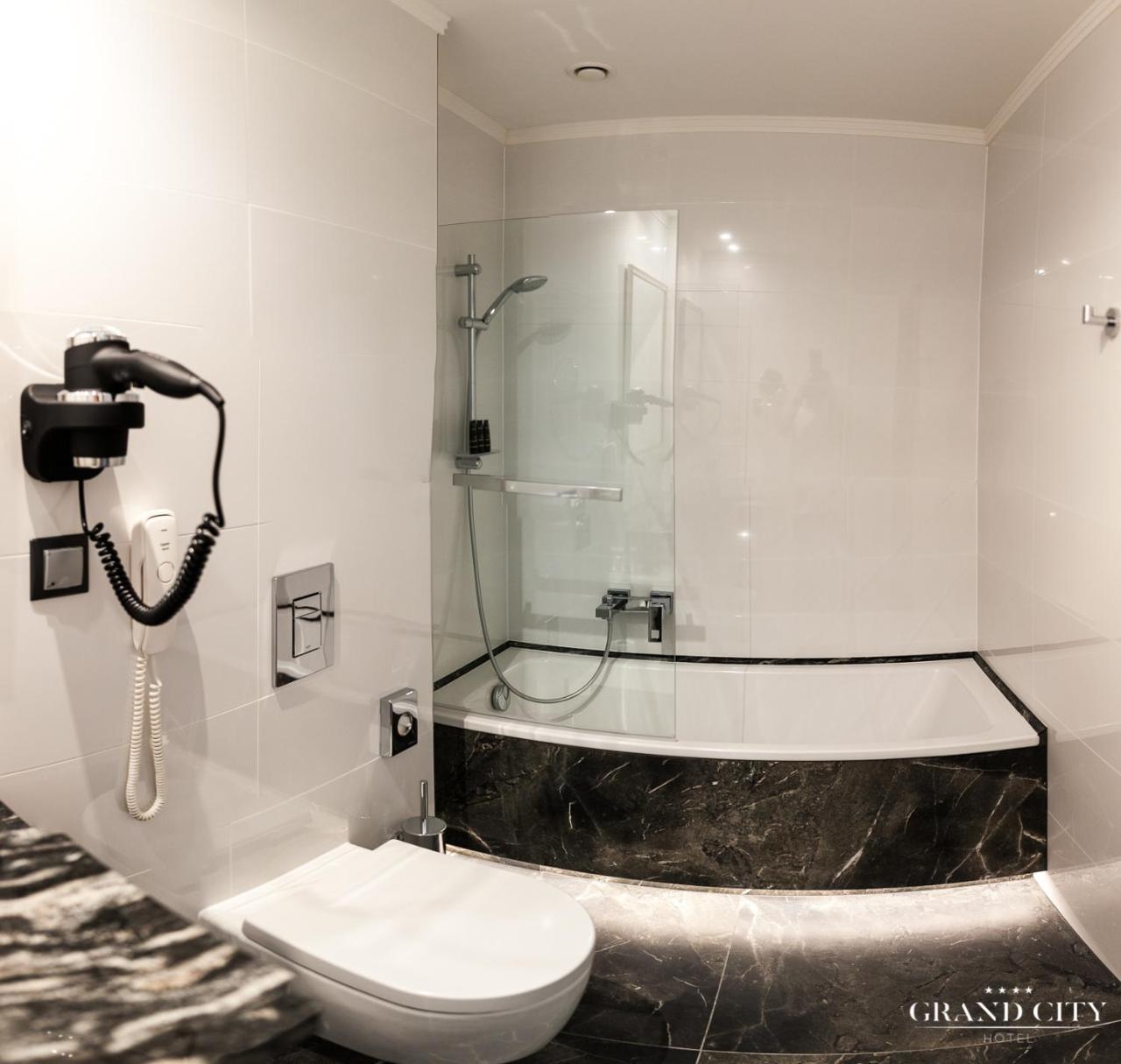 Hotel Grand City Breslavia Exterior foto
